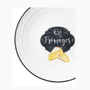 Fekete szegéjű, fehér színű porcelán desszerttányér sajt mintával és fromages felirattal