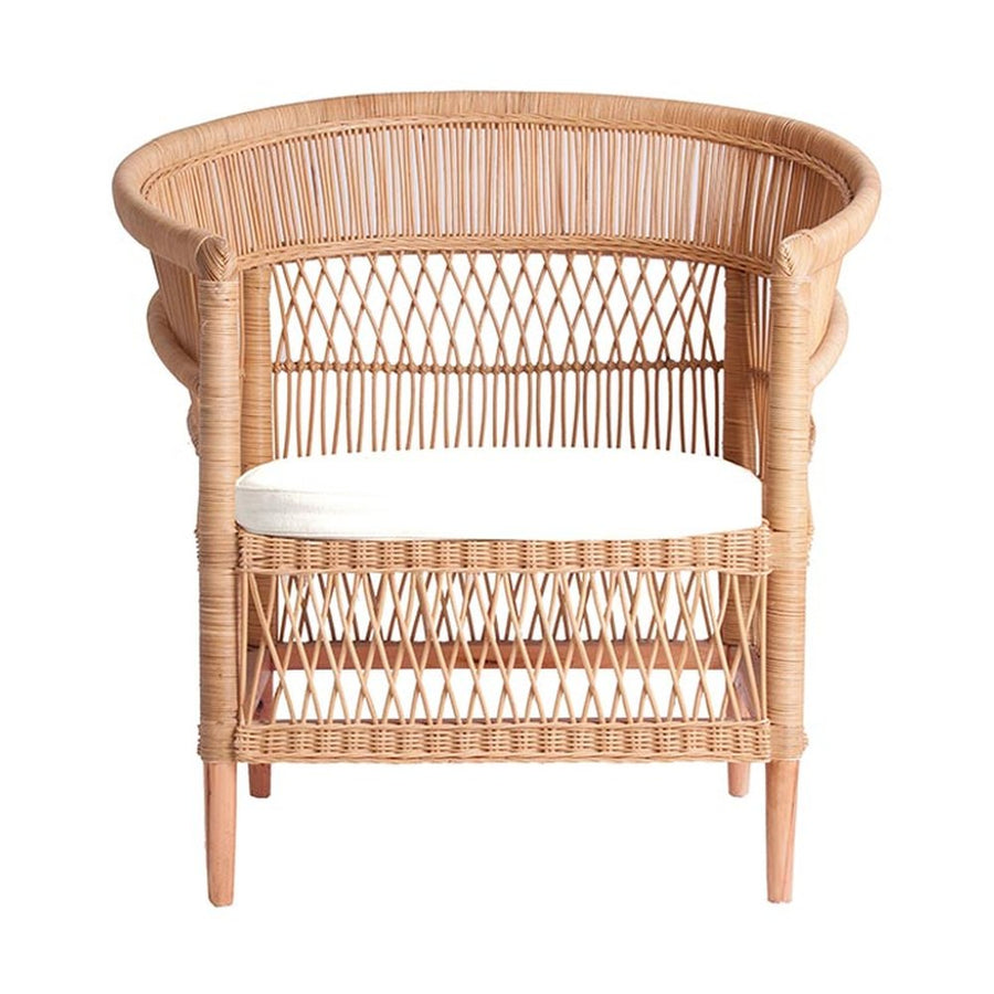 Prémium kategóriás, kortárs stílusú formatervezett rattan fotel, fehér színű pamut ülőpárnával