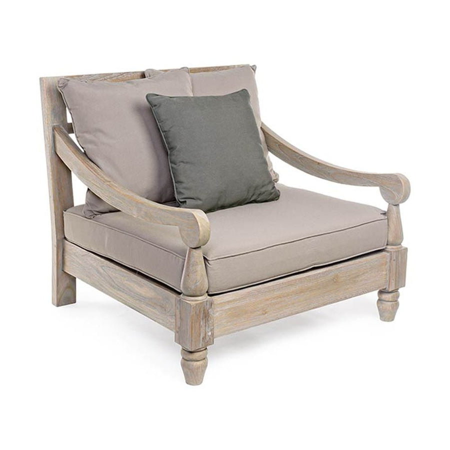 Prémium teakfa kültéri fotel. Homokfúvással és antikolt vízbázisú festékkel kezelve. A harmóniát a bézs színű ülőpárnák, és a sötétszürke díszpárna teszi teljessé.