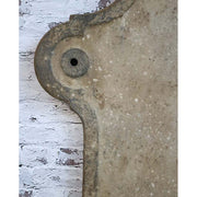 Prémium minőségű, vidéki, provanszi stílusú, óriás méretű, 124 cm magas, antikolt, patinás felületű, falikút formájú fém kaspó