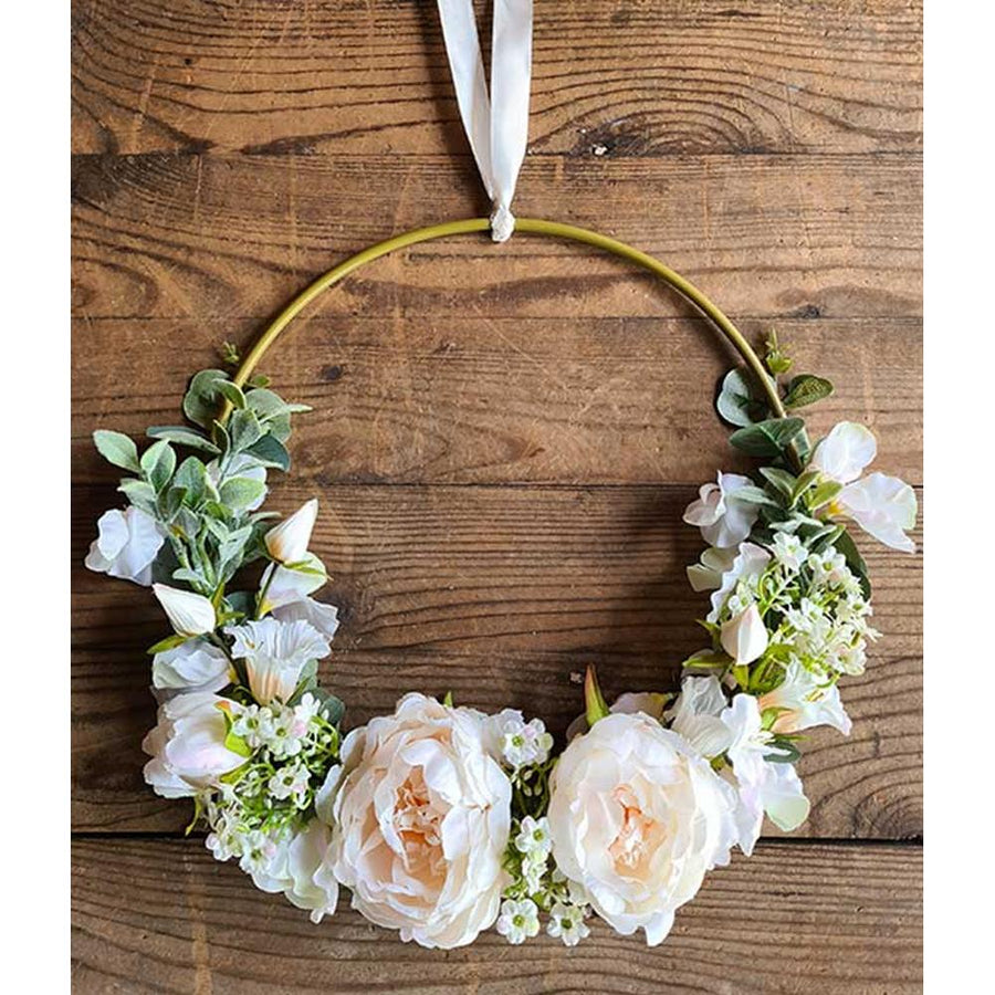 Vintage virágkarika, mesterséges élethű krém és halvány pink színárnyalatú pünkösdirózsából