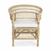 Skandináv és mediterrán stílusú, rattanból készült fotel, ekrü színű pamutvászon ülőpárnával.