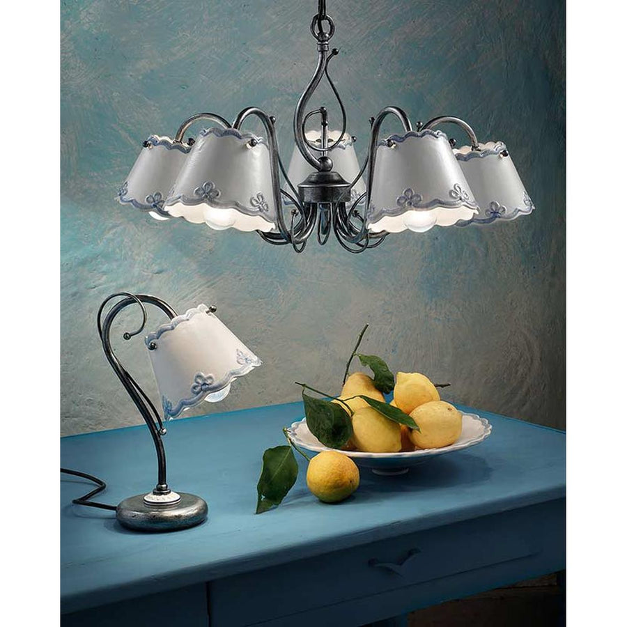 Kerámia asztali lámpa és csillár.