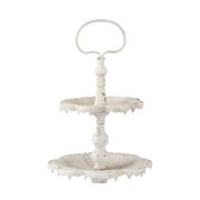 Shabby Chic stílusú, antikolt felületű, törtfehér színű, dombormintás, 3 szintes exkluzív, antikolt fehér színű süteményes kínáló közeli képe