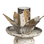 Shabby Chic stílusú, 63 cm hosszú és 72 cm magas, levelekkel díszített, antikolt krémszínű, hatkarú fém csillár