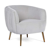 Skandináv stílusú, halványszürke színű bársonnyal kárpitozott fotel, arany színű fém lábakkal.