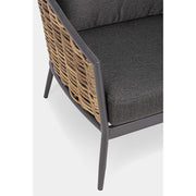 Sötétszürke színű kerti ülőgarnitúra.