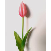 Élethű megjelenésű, rózsaszín színű bimbós tulipán művirág