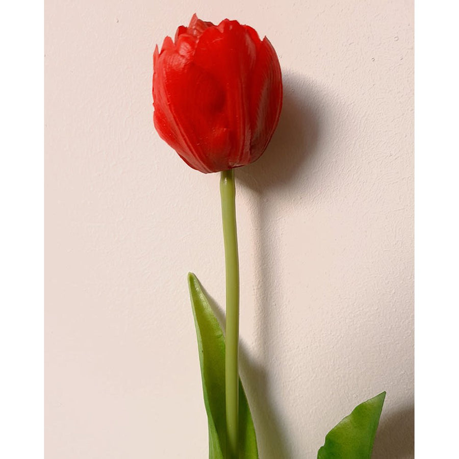 Élethű megjelenésű, piros színű nyílt virágú tulipán művirág 