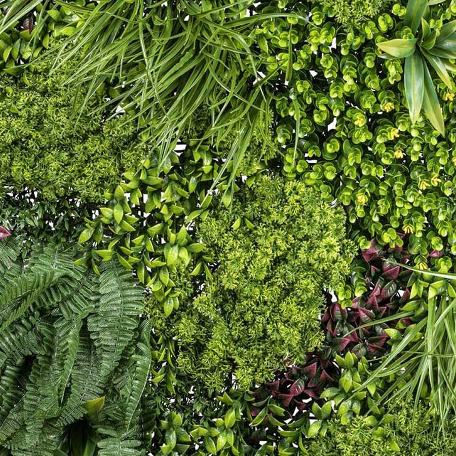 Mű páfrányokból, füvekből és virágokból készült, 100 cm hosszú és 100 cm széles, UV álló mesterséges növényfal panel .