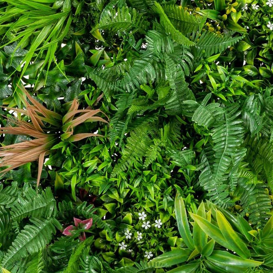 Mű páfrányokból, füvekből és virágokból készült, 100 cm hosszú és 100 cm széles, UV álló mesterséges növényfal panel.