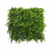 Élethű mű páfránylevelekből és mohákból készült, 50 cm hosszú és 50 cm széles, UV álló mesterséges növényfal panel.