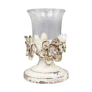 Shaby Chic, vintage stílusú kopottan sikkes megjelenésű,  antikolt krém színű fém virágokkal díszített üvegkelyhes gyertyatartó