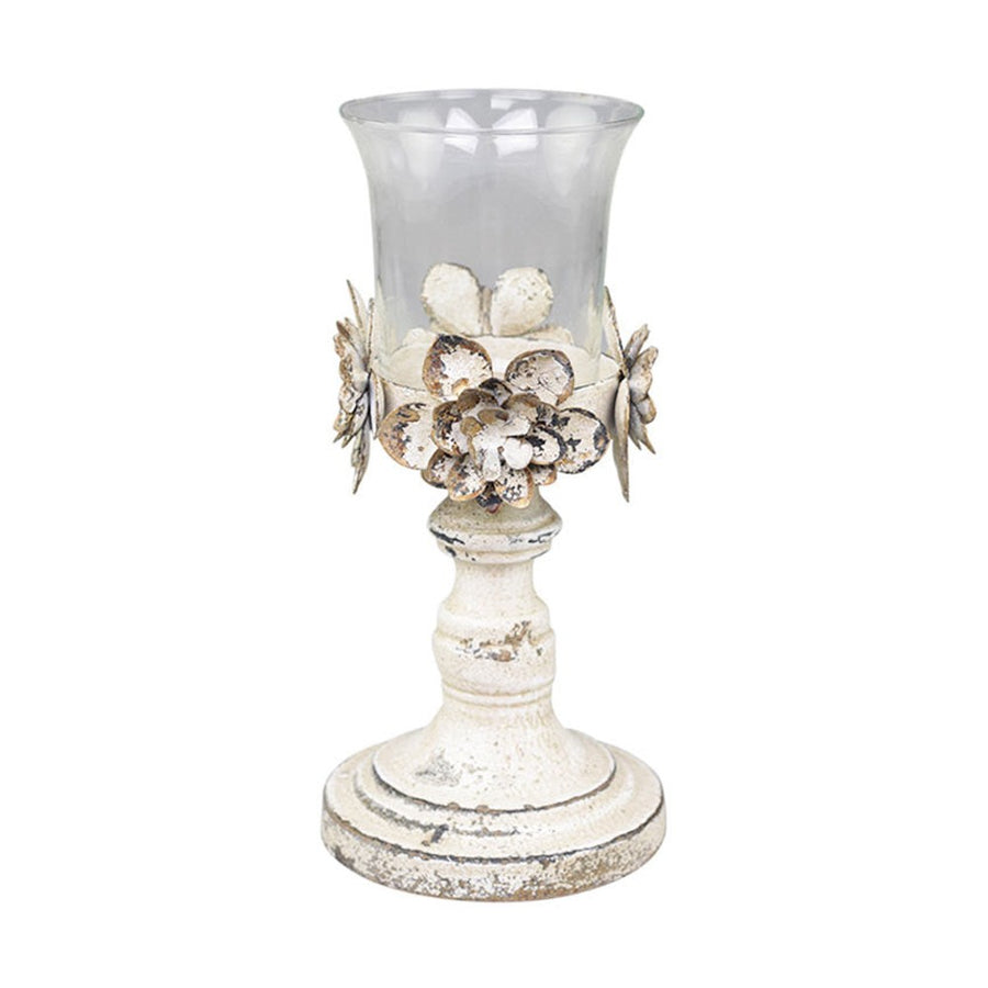 Shaby Chic, vintage stílusú kopottan sikkes megjelenésű, antikolt krém színű fém virágokkal díszített üvegkelyhes gyertyatartó