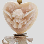 Vintage stílusú, vanília illatú kézműves illatfüzér, angyal figurás szív formájú krémviasszal..