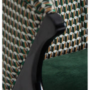 Kortárs stílusú, kaucsukfából készült, formatervezett art deco karosszék, zöld színű bársonnyal kárpitozva.