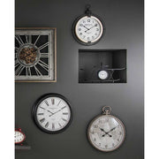 Nagyméretű, 55 cm átmérőjű és 67,5 cm magas, antik bronz színű vasabronccsal keretezett, világtérképes számlapú, domború polikarbonát üvegű, vintage stílusú falióra