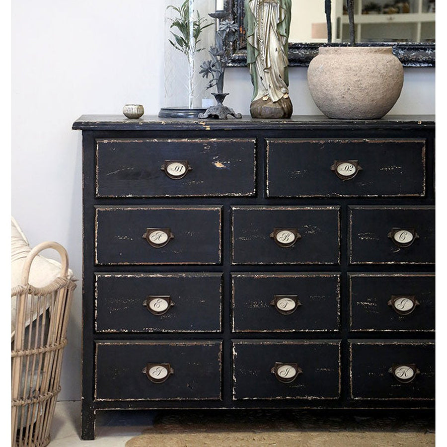 Vintage stílusú, 15 fiókos rusztikus megjelenésű patinás fekete komód