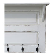 Antikolt felületű krém színű fali fogas konzolos polc kialakítással.