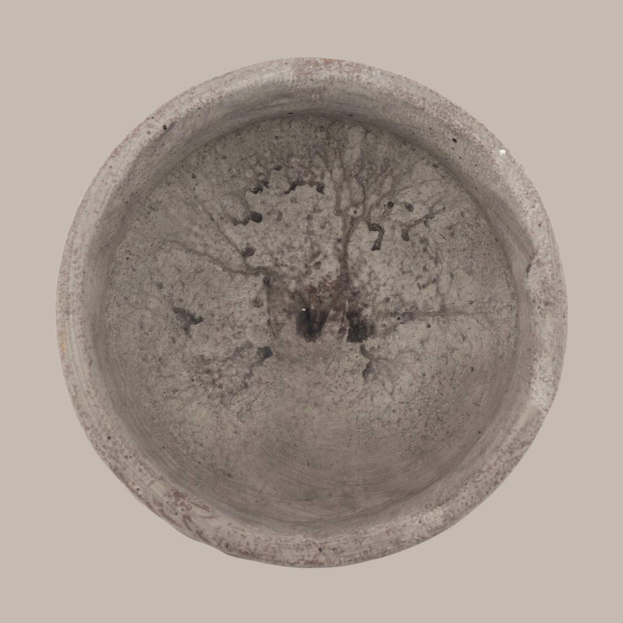 Antikolt szürke színű,, öblös kialakítású, talpas kerámia kaspó tál.